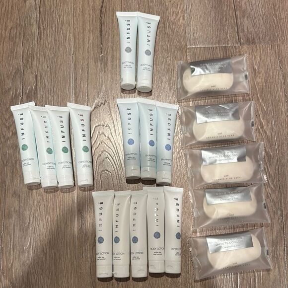White Skincare Set bundle 19 travel size - Picture 1 of 10